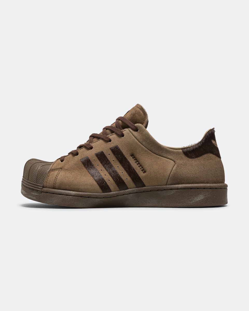 adidas - Womens Decon Superstar x AVAVAV - Dark Brown/Elmwood | UP