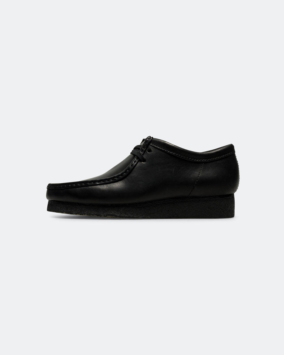 clark-wallabee-black-leather-