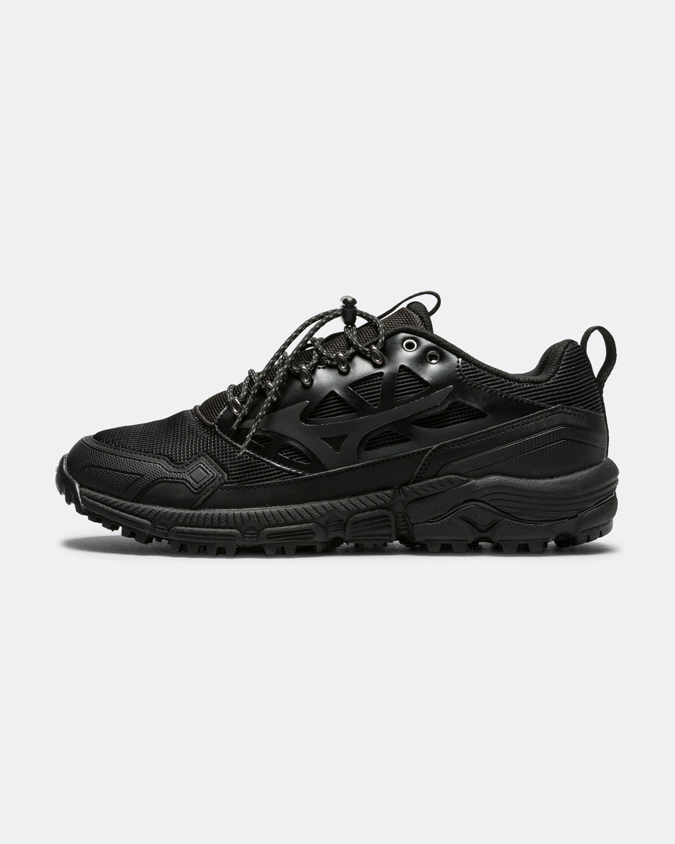 Mizuno - Wave Daichi LS Milan - Black | UP THERE