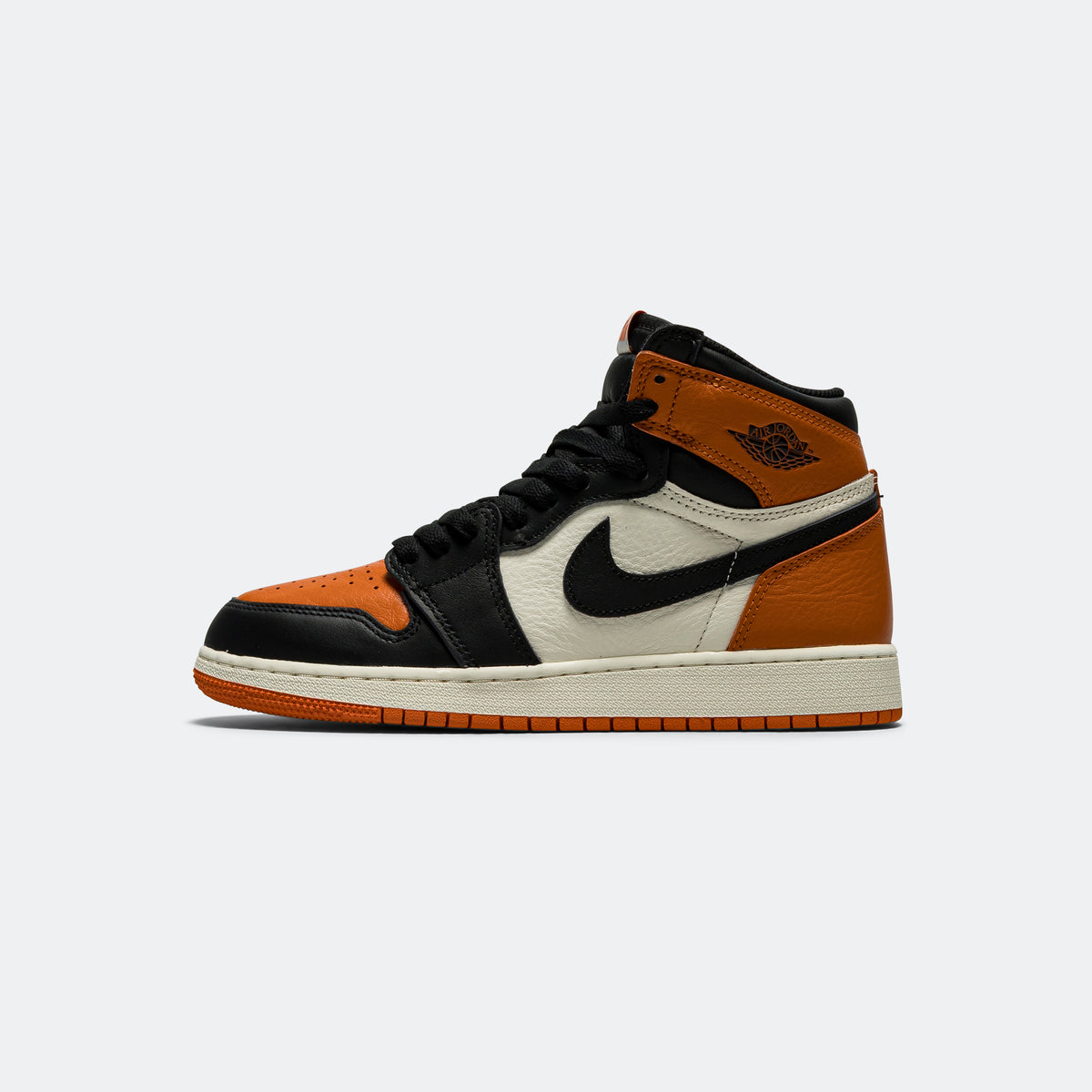 nike-air-jordan-1-retro-high-