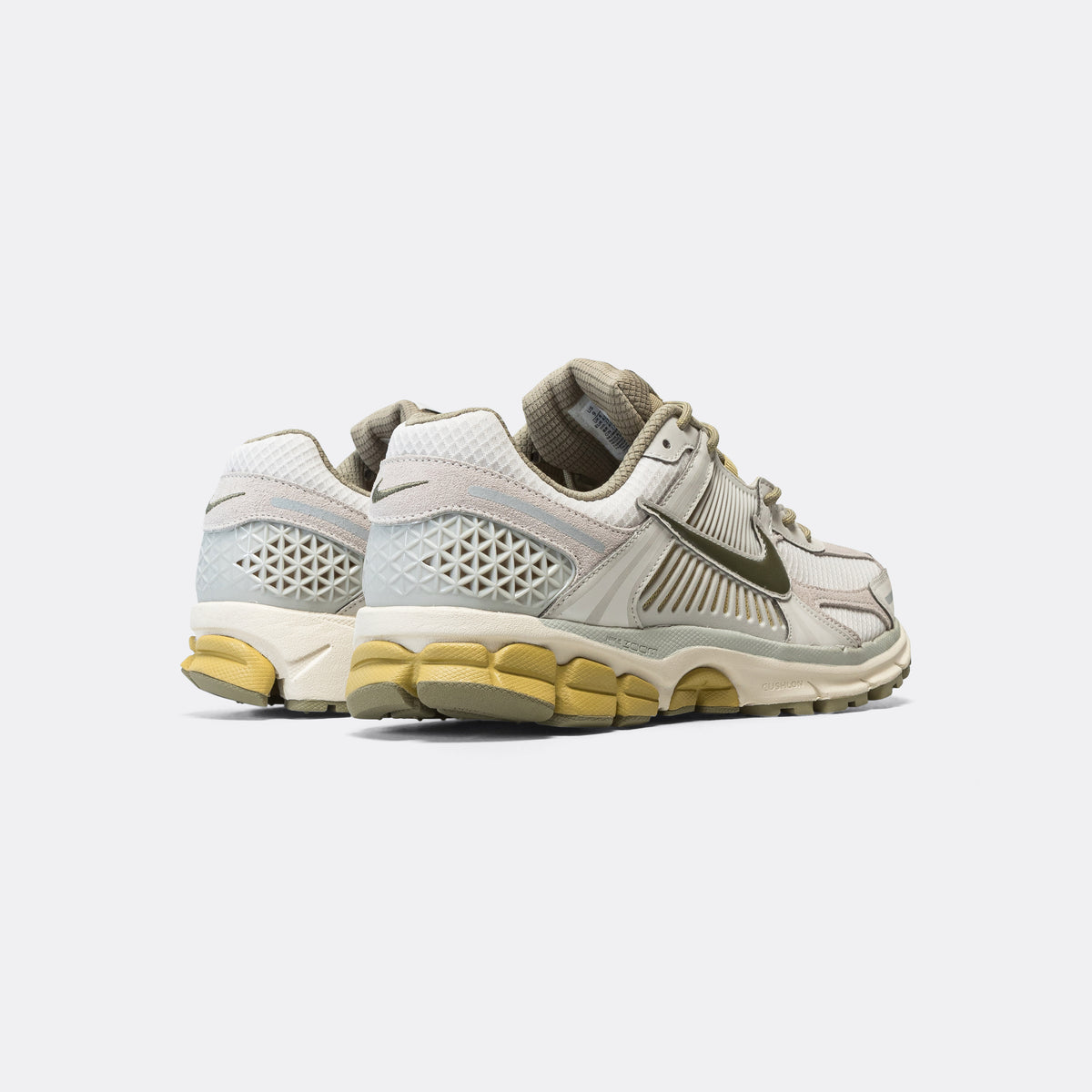 Nike Zoom Vomero 5 - Light Bone/Medium Olive-Neutral Olive