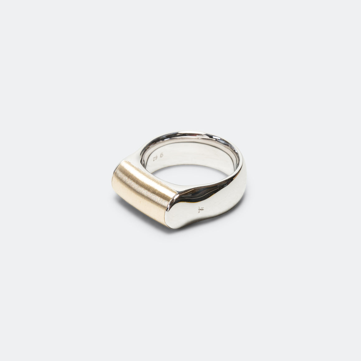 Tom Wood - Crest Ring Gold Top - 9K Gold/925 Silver - UP THERE