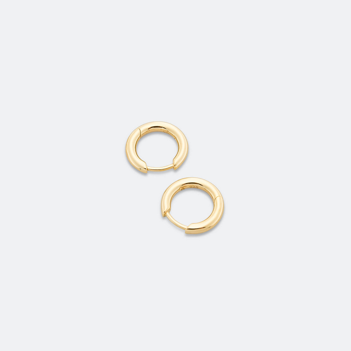Tom Wood Classic Hoops Small - 18K Gold | UP THERE