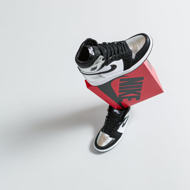 articles/nike-air-jordan-1-black-metallic-silver-silver-toe-166.jpg