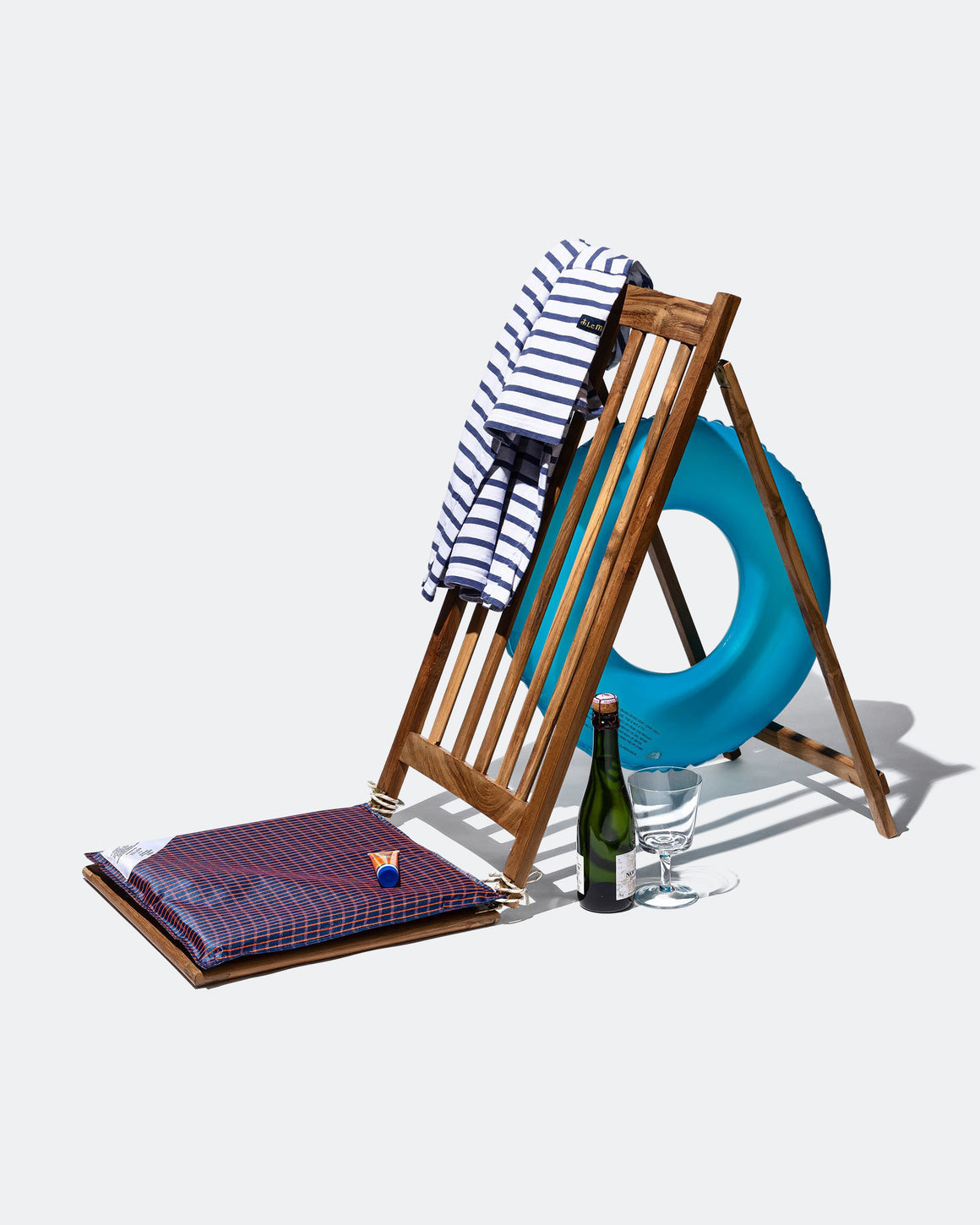 PUEBCO - Portable Beach Chair w/ Bag - UP THERE