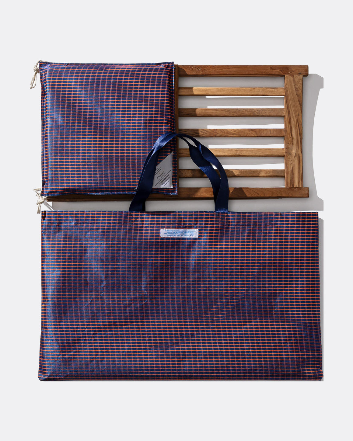 PUEBCO - Portable Beach Chair w/ Bag - UP THERE