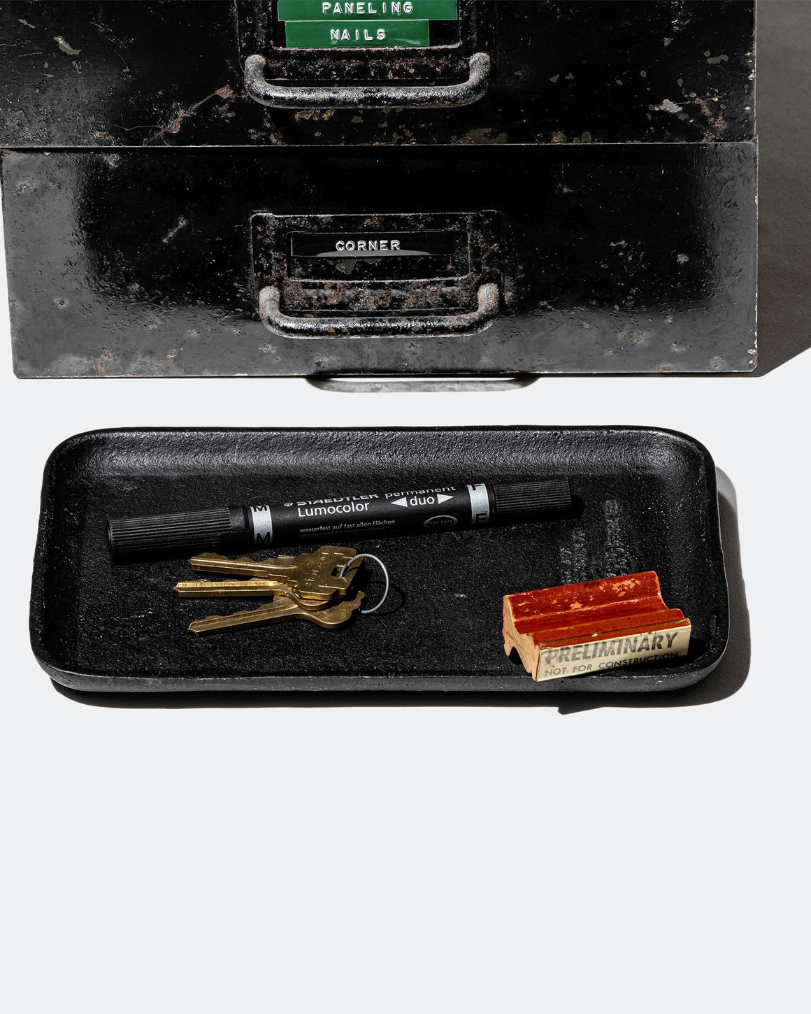 PUEBCO - Cast Iron Tray - Black - UP THERE