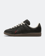 Core Black/Core White-Gum