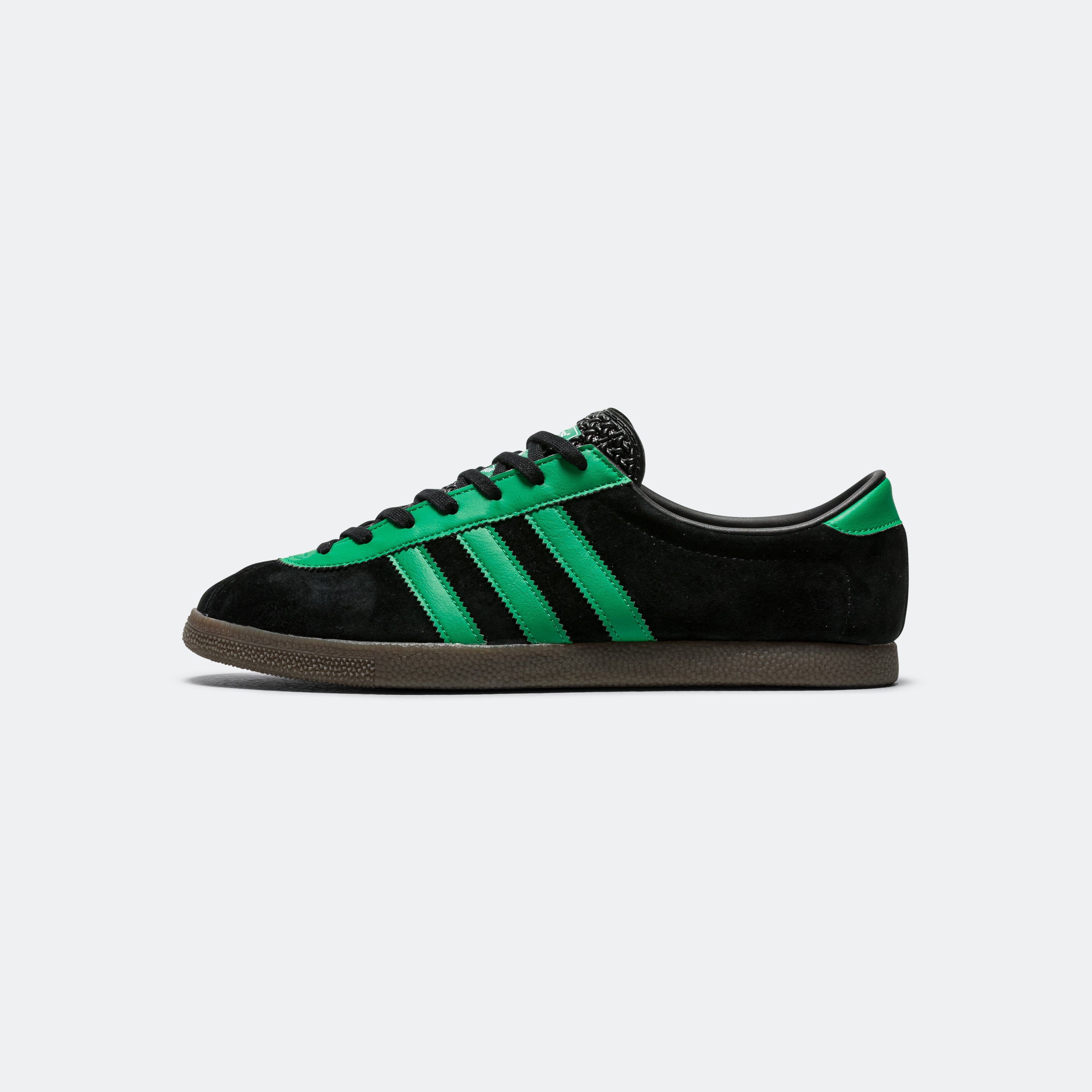 adidas London - Core Black/Green-Gum | UP THERE