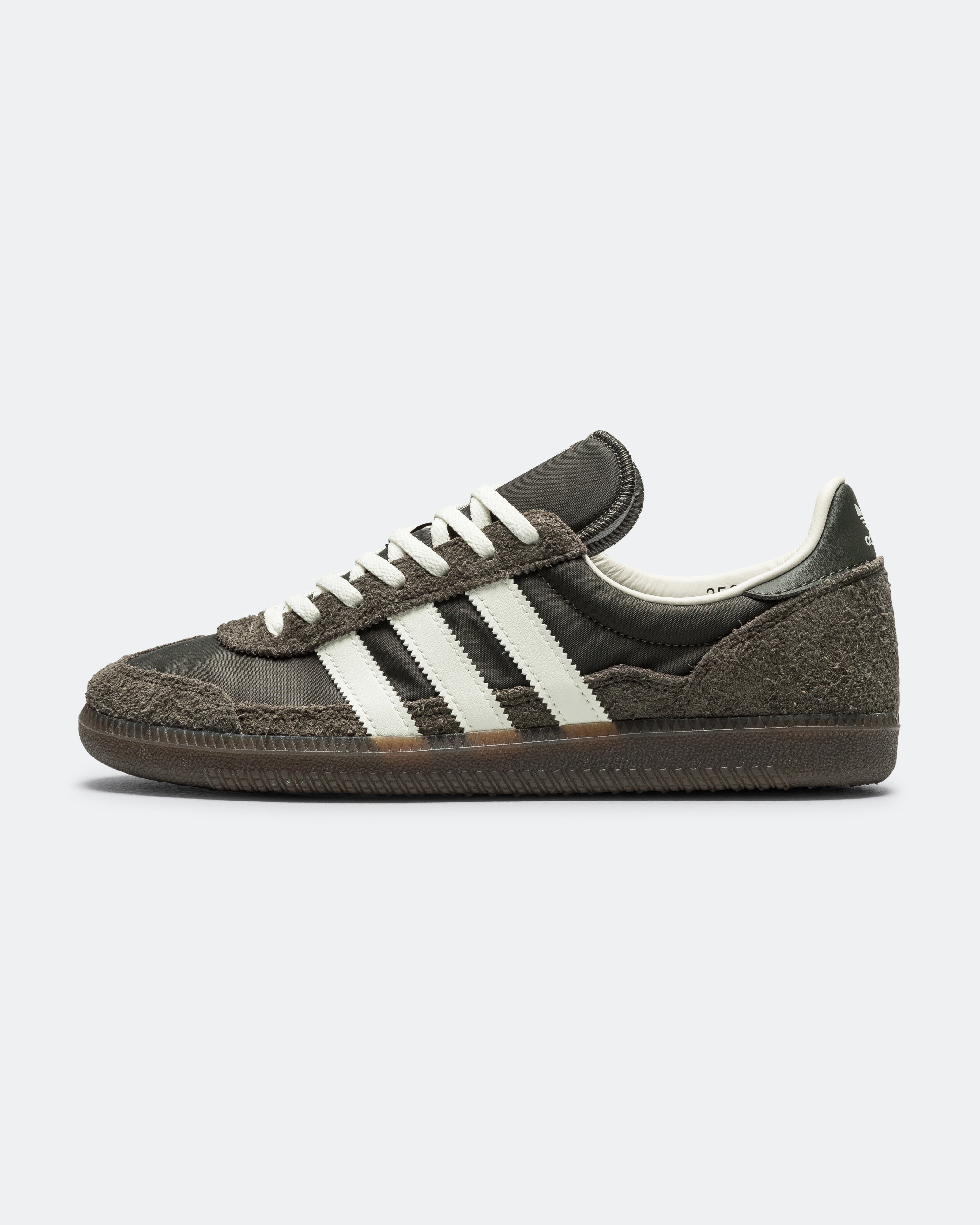 adidas - Wensley SPZL - Utility Grey/Off White-Gum | UP THERE