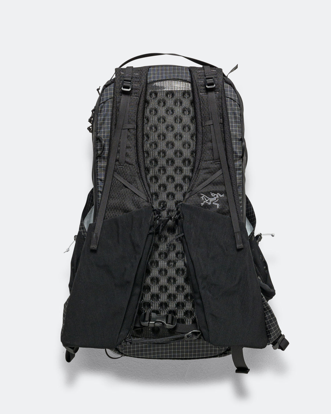 Arc'Teryx - Aerios 18 Backpack - Black | UP THERE