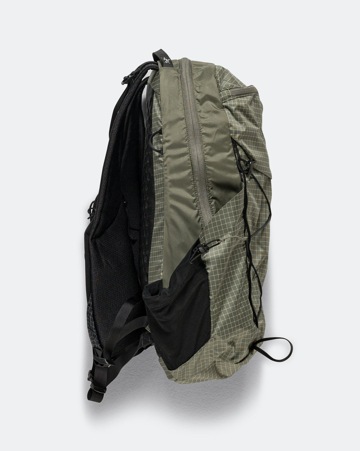 Arc'Teryx - Aerios 18 Backpack - Forage - UP THERE