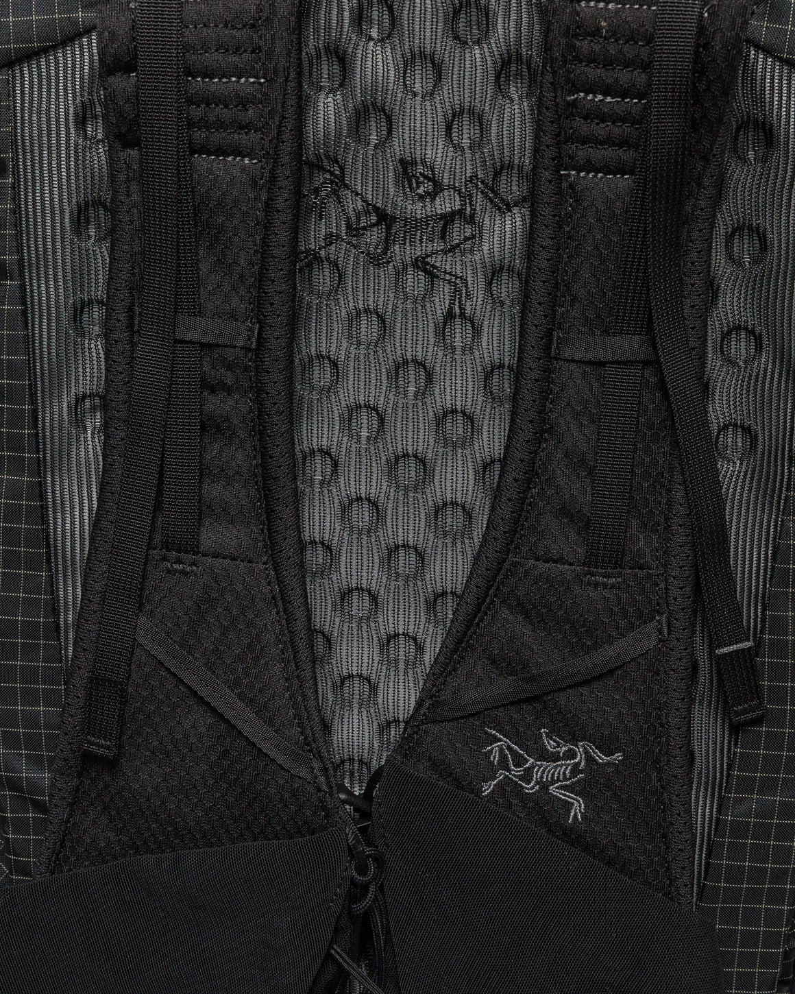 Arc'Teryx - Aerios 35 Backpack - Black - UP THERE