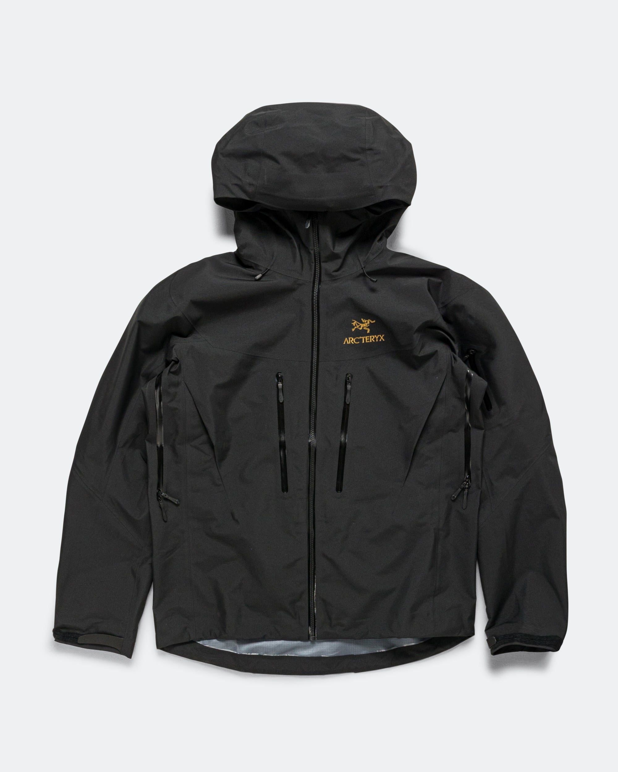 NARC'TERYX アルファSV 24K M ブラック alpha Arc'Teryx - Alpha SV Jacket M 24K - Black | UP THERE