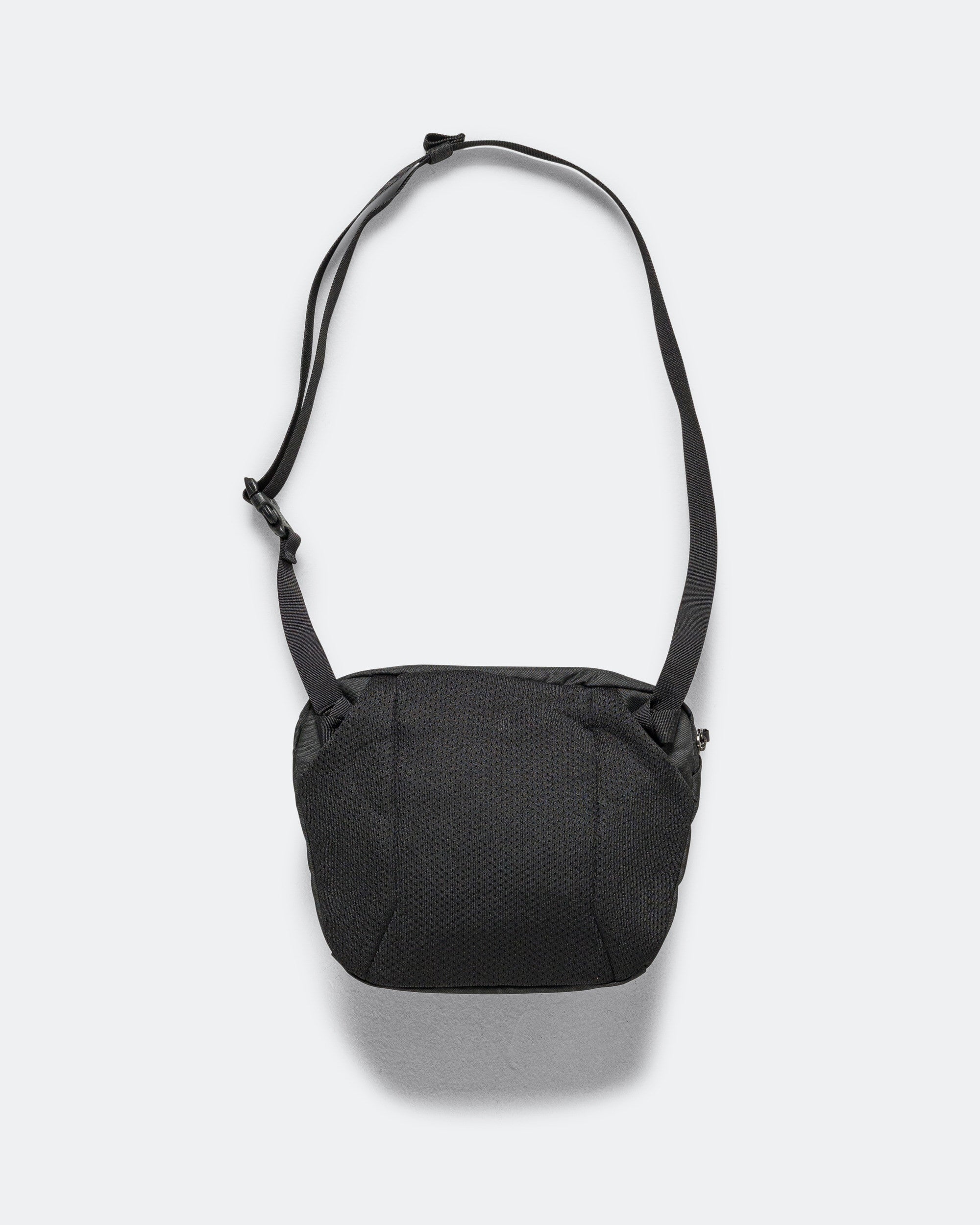 バッグ Arc'teryx Mantis 2 Waist Pack 24K Black Arc'teryx Lightweight Mantis 2 Waist Pack Black – 24K Black – Arc