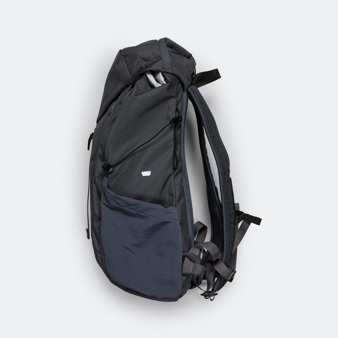 Arc'Teryx - Mantis 20 Backpack - Graphite - UP THERE