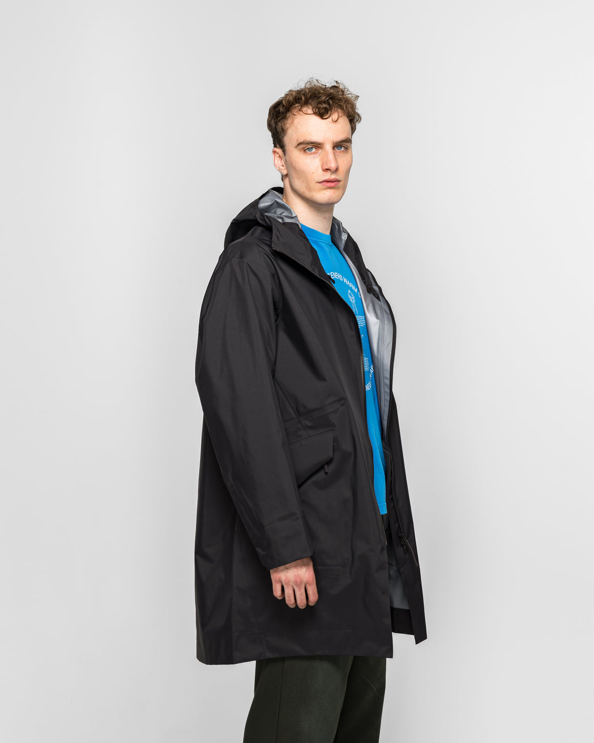 Veilance - Monitor Coat - Black - UP THERE