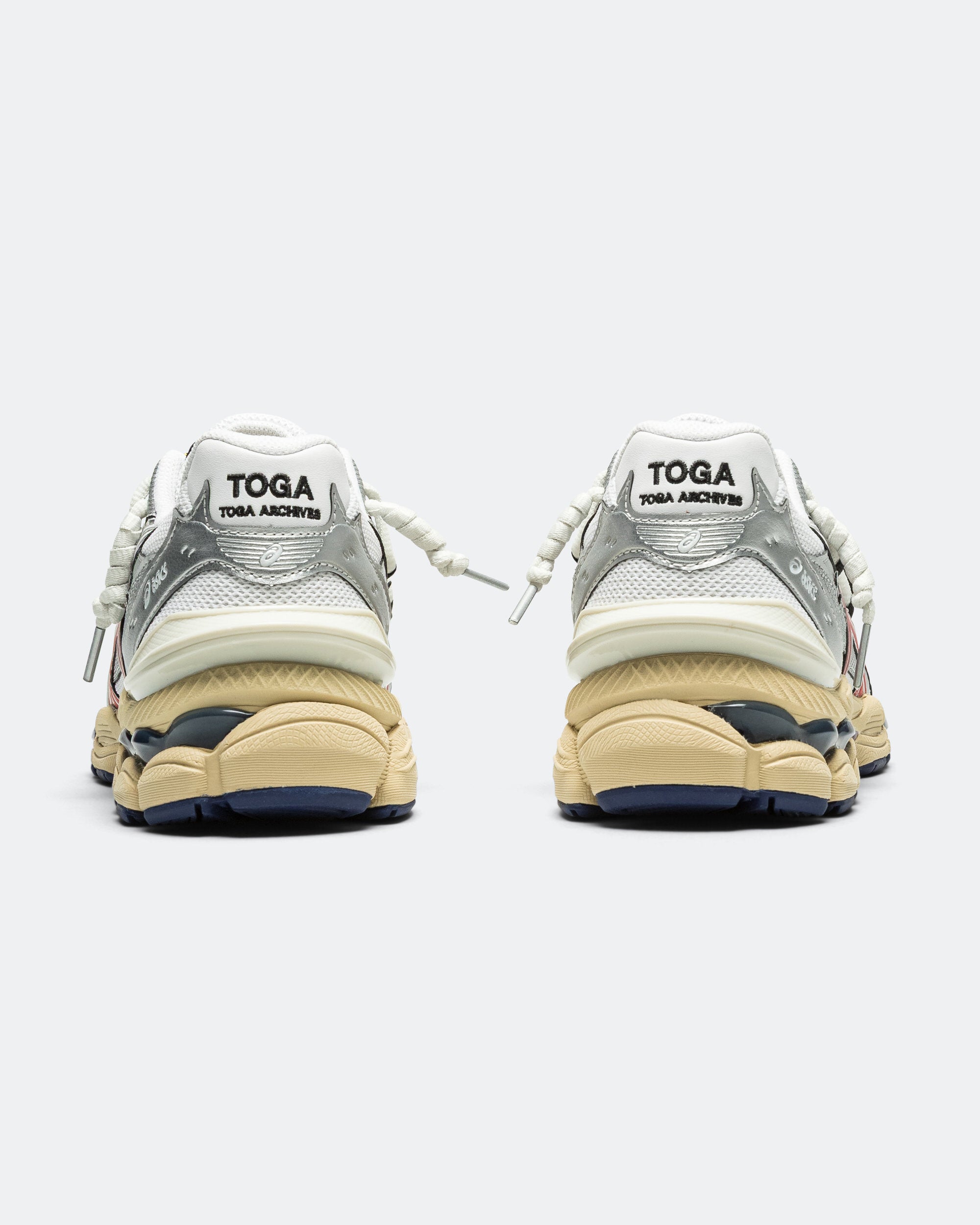 TOGA × Asics Gel-Cumulus White Asics - GEL-Cumulus 16 x TOGA - White/Red-Pure Silver | UP THERE