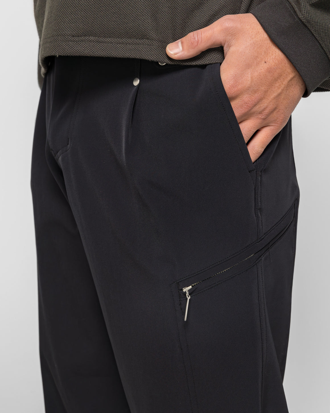 Asics - Mirbelioids Cargo Trousers - Black - UP THERE