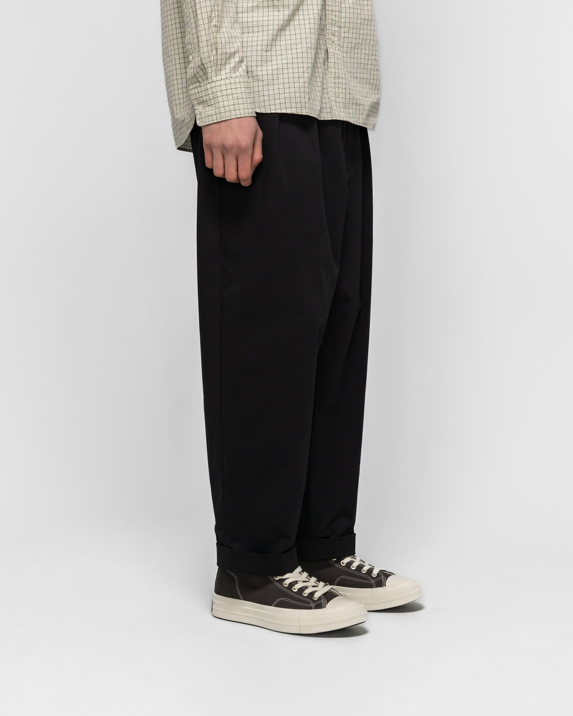 Beams Plus - 2 Pleats Tapered Twill - Black - UP THERE