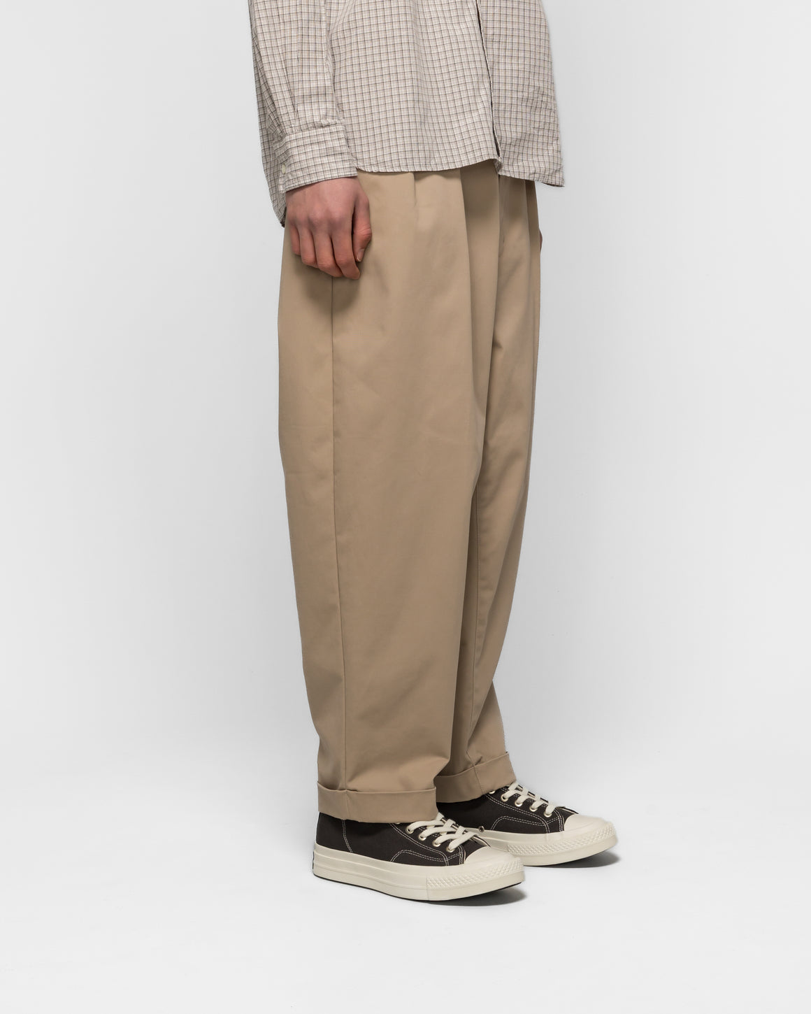 Beams Plus - 2 Pleats Tapered Twill - Khaki - UP THERE