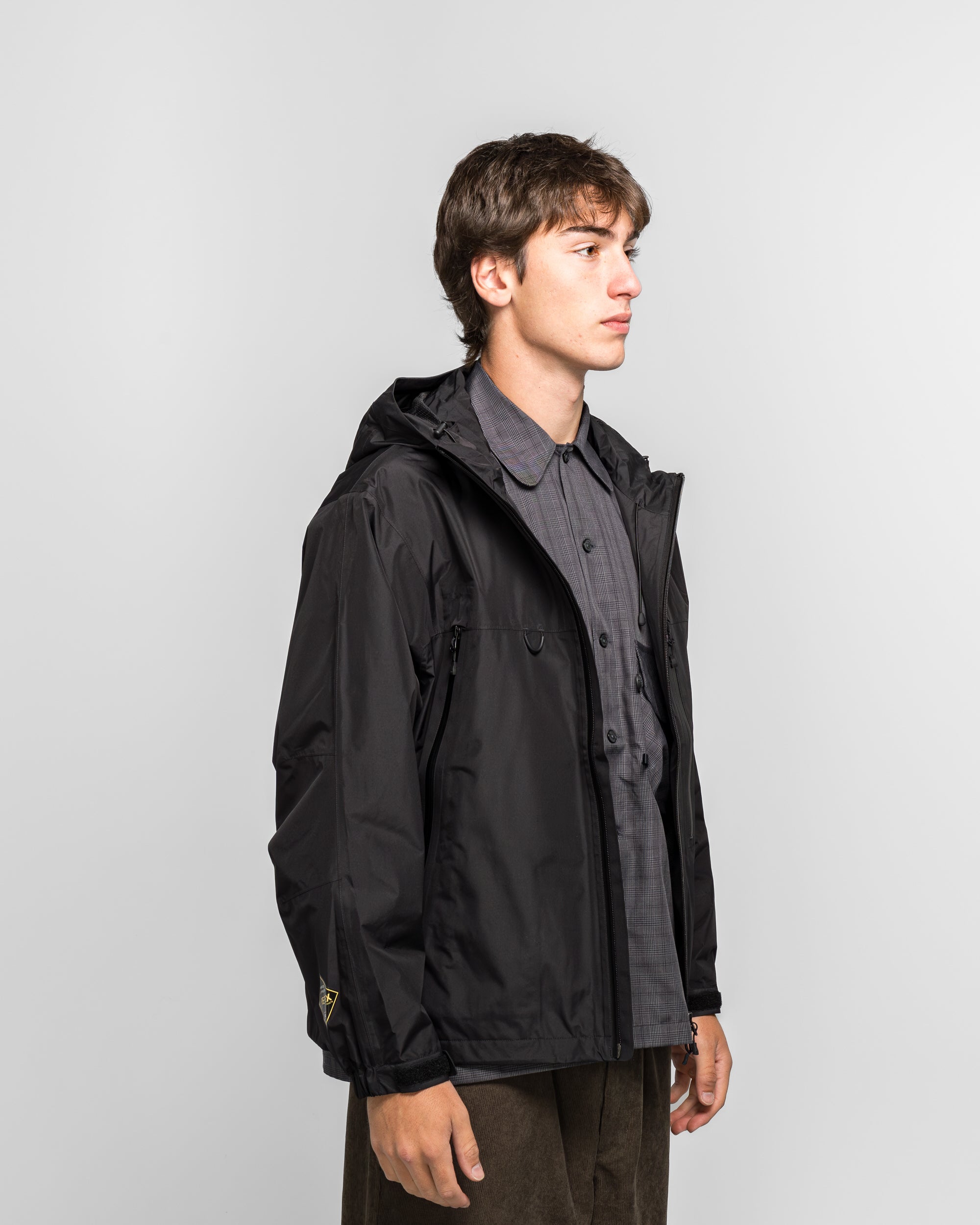 Daiwa Pier39 - GORE-TEX Tech Mil Shell Jacket - Black | UP THERE