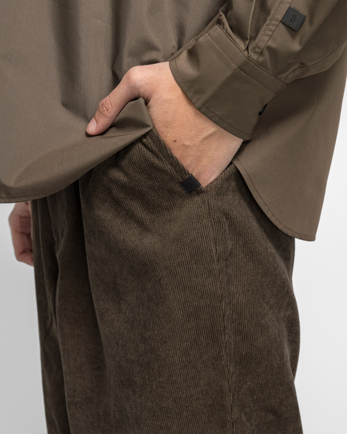 Daiwa Pier39 - Tech Easy Trouser - Corduroy Brown Khaki - UP THERE