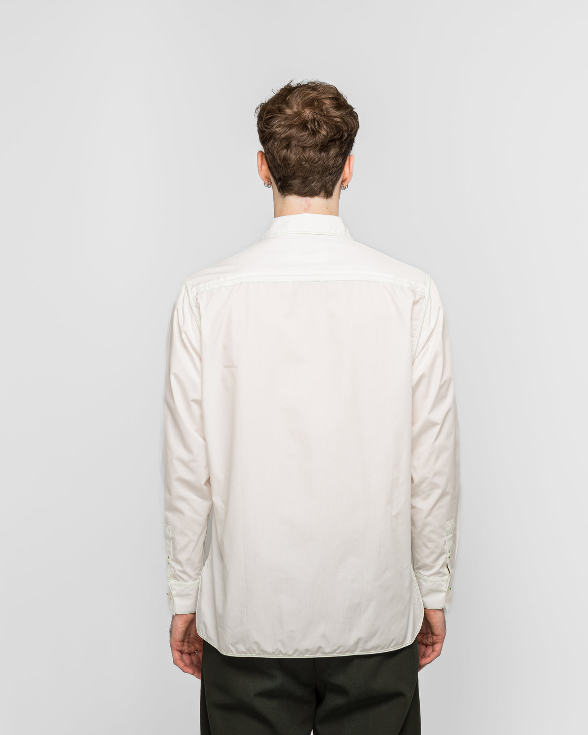 Dudley Coppice - The Gardeners Shirt - Hydrangea White Poplin Green Stitching - UP THERE