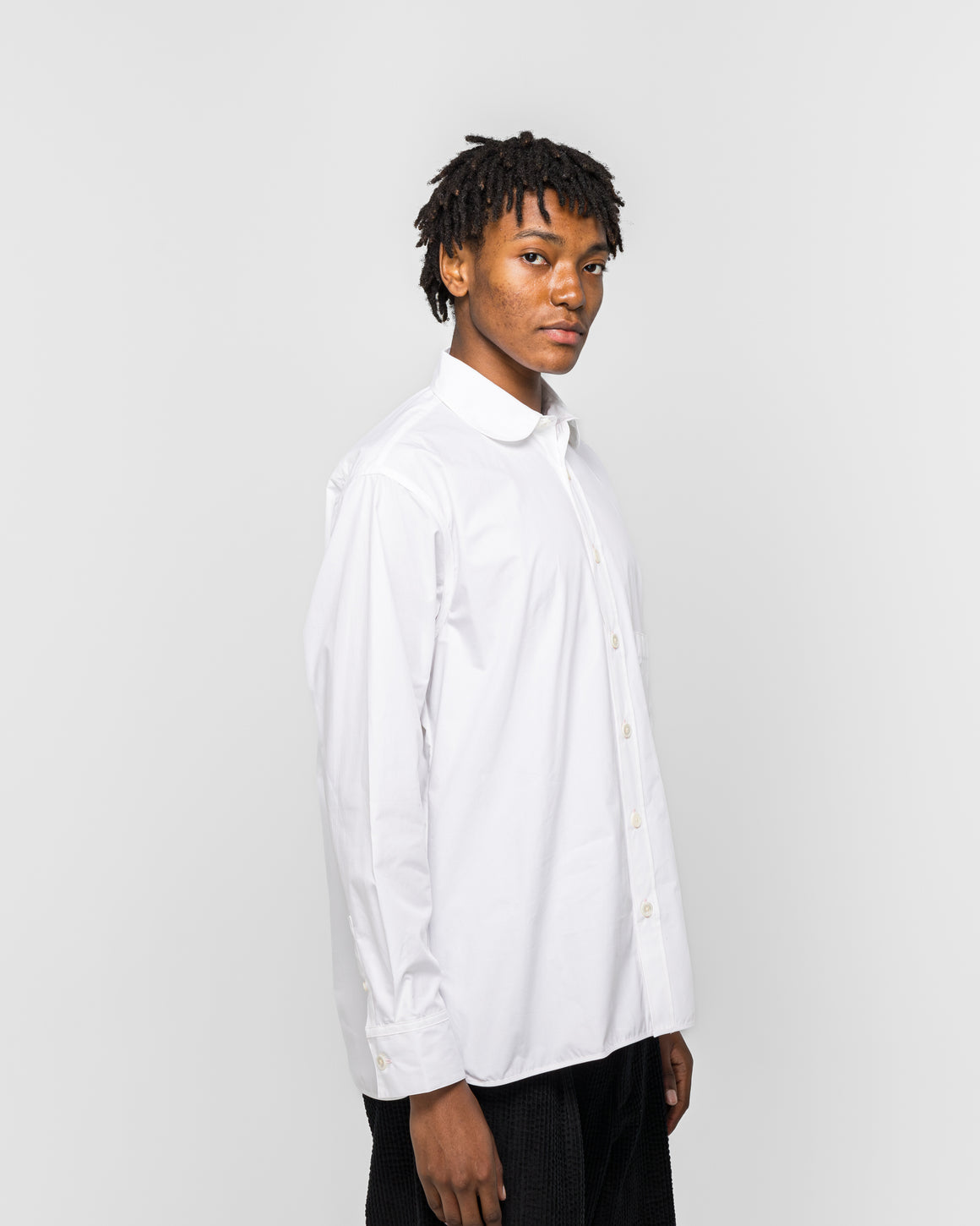 Dudley Coppice - The Gardeners Shirt - Hydrangea White Poplin Pink Stitching - UP THERE