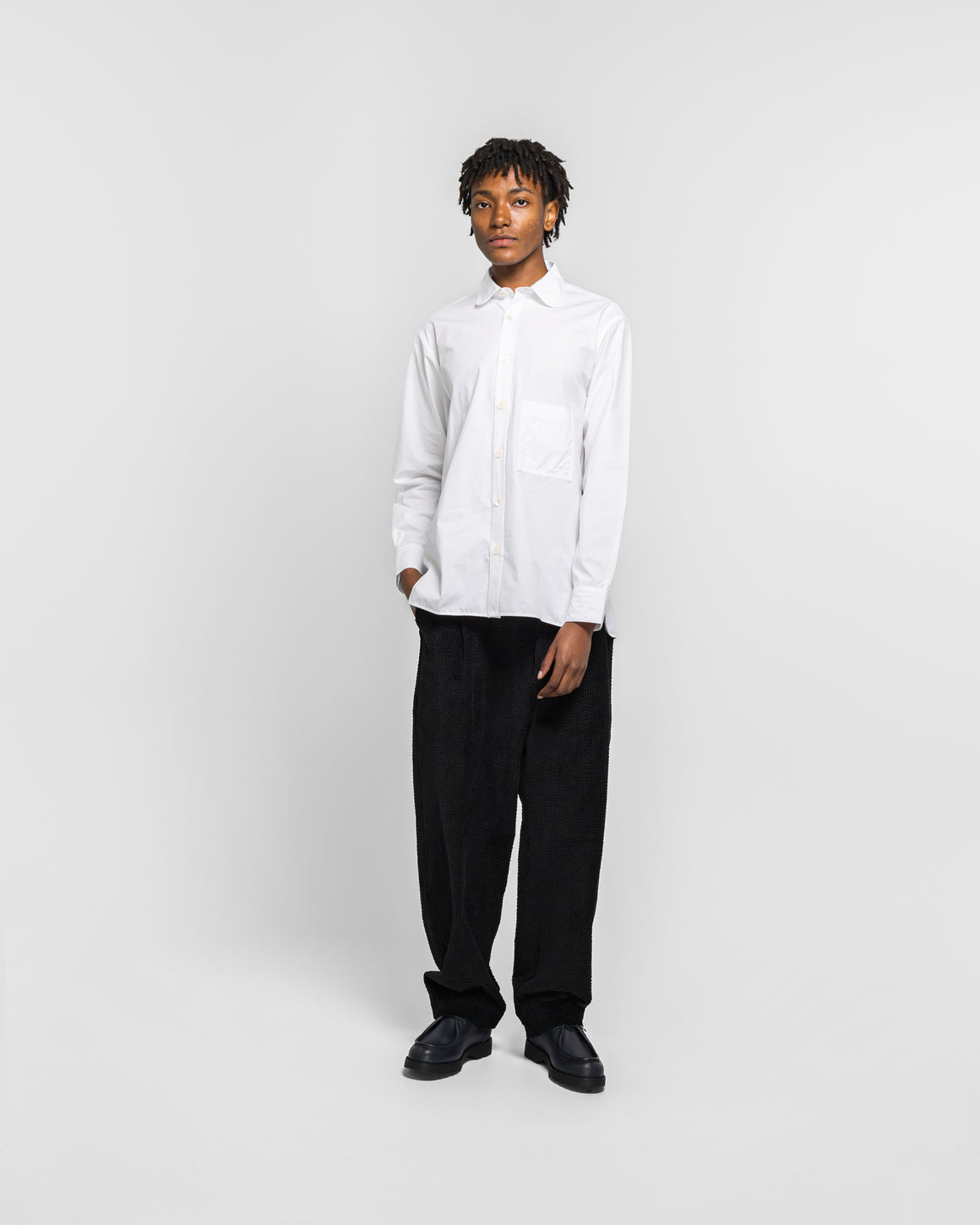 Dudley Coppice - The Gardeners Shirt - Hydrangea White Poplin Pink Stitching - UP THERE