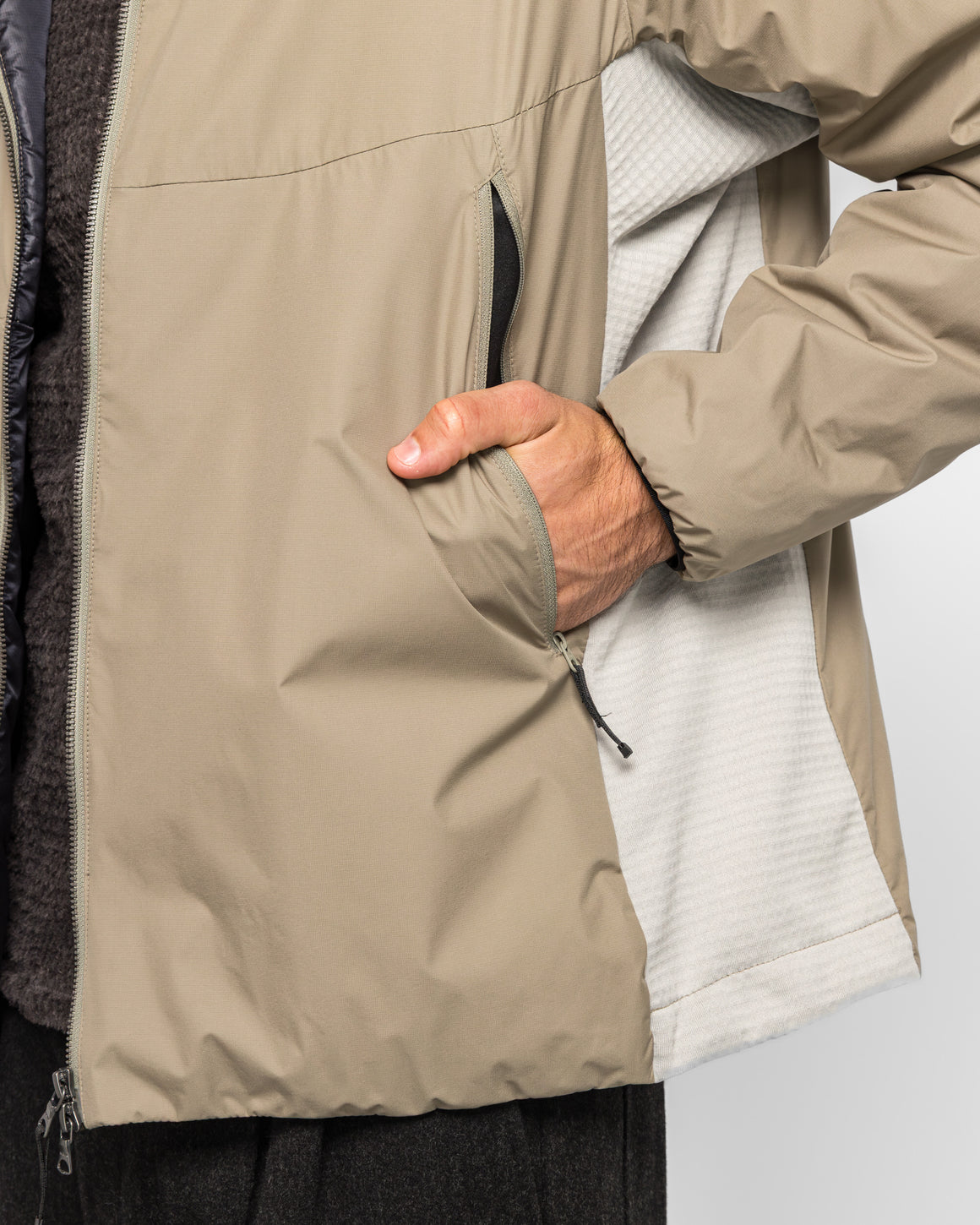 HAVEN - Logan Hybrid Jacket - GORE-TEX Windstopper 2L Nylon Drab - UP THERE