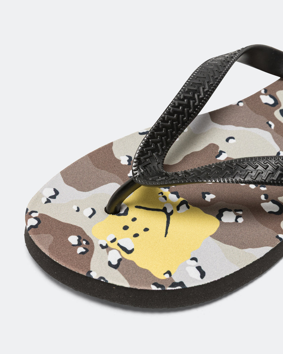 Kapital - CHOCO-CHIP CAMO Flip Flops - Beige - UP THERE