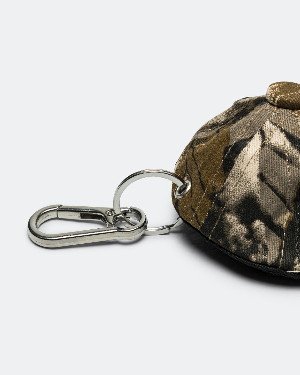 Metalwood - Camo Hat Keychain - Real Leaf Camo - UP THERE