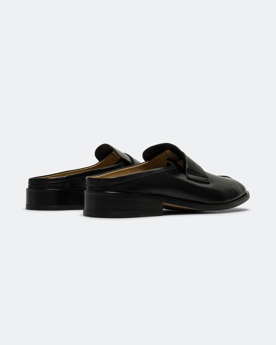 MM6 - Shiny Leather Slipper - Black - UP THERE