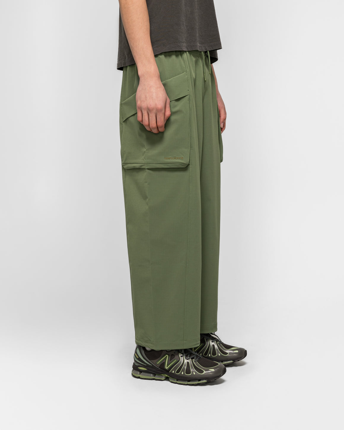New Balance - Cropped Cargo Pant - Faded - UP THERE