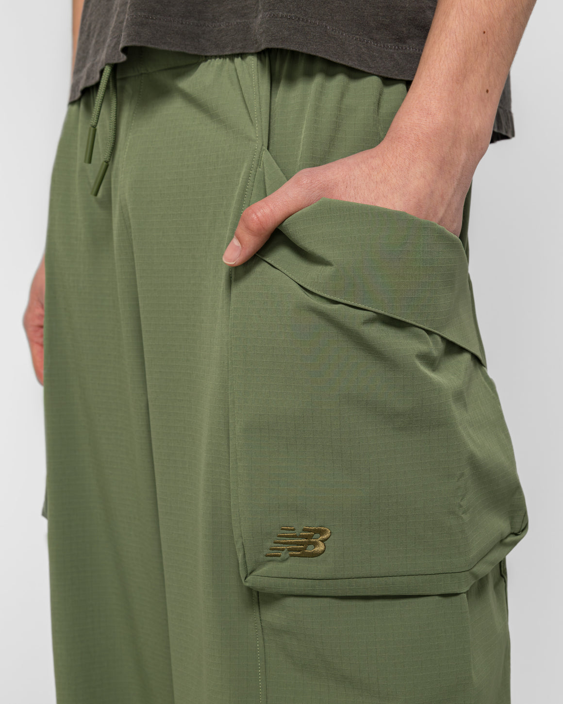 New Balance - Cropped Cargo Pant - Faded - UP THERE