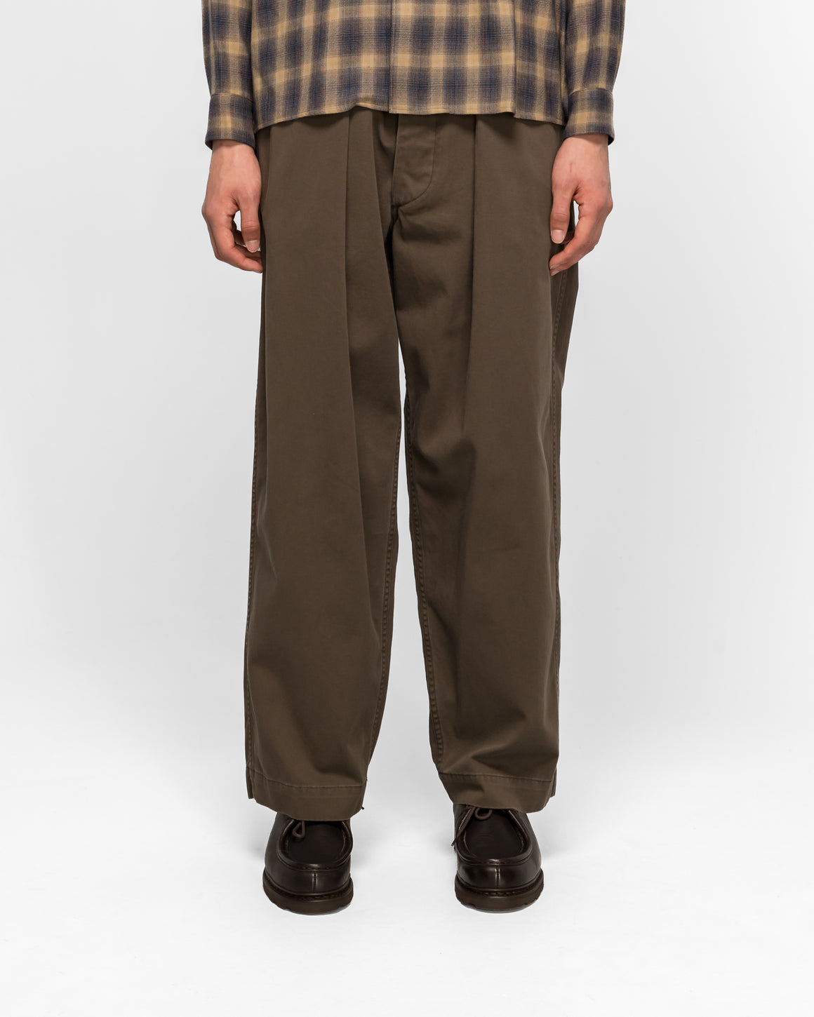 Niceness - ALBARN Aged Effect Resized Chino Trousers - Brown - UP THERE