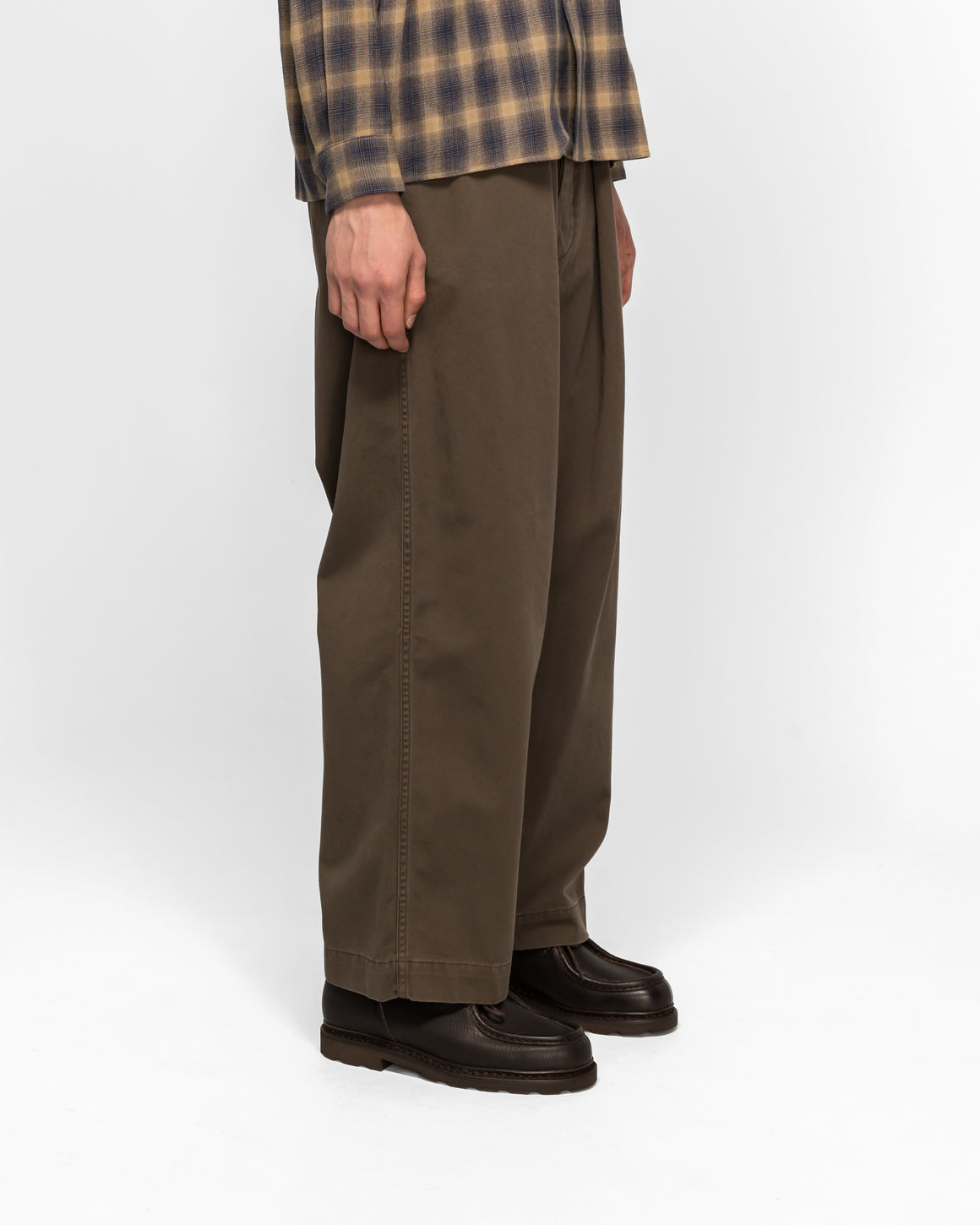 Niceness - ALBARN Aged Effect Resized Chino Trousers - Brown - UP THERE