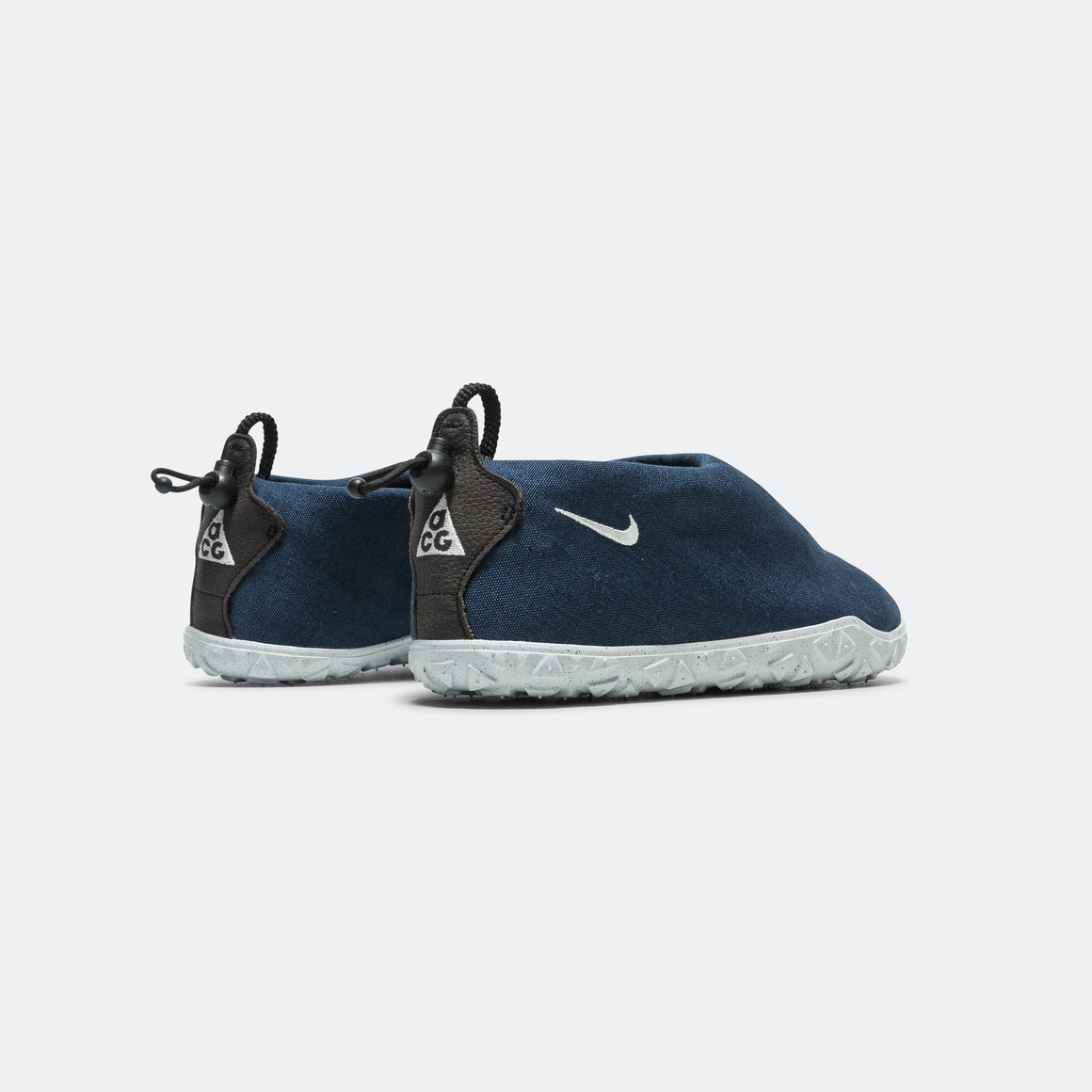 Nike ACG - Moc - Armory Navy/Sail-Black-University Red - UP THERE