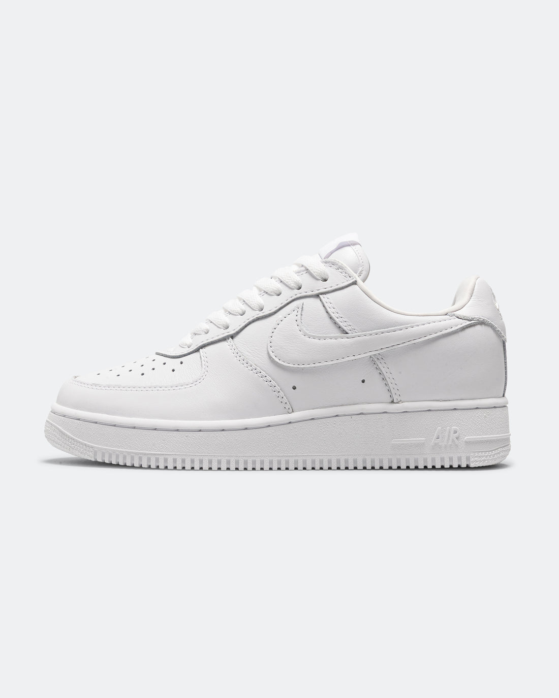 Nike - Air Force 1 '01 - White/White - UP THERE