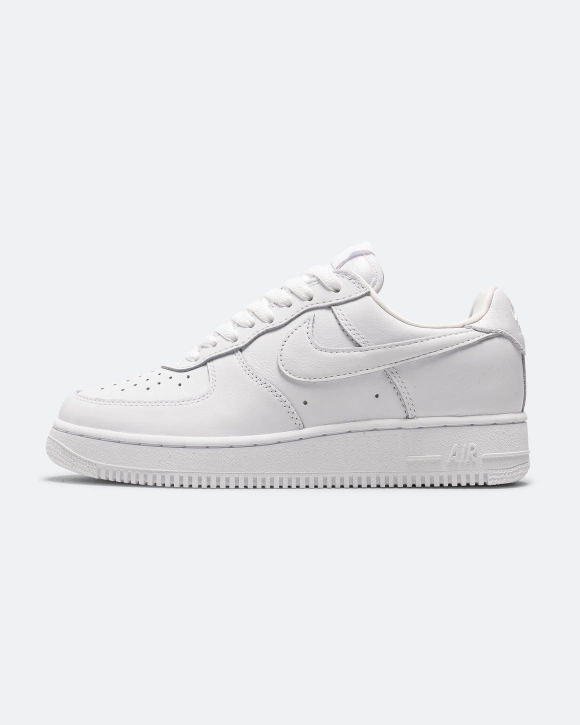 Nike - Air Force 1 '01 - White/White - UP THERE
