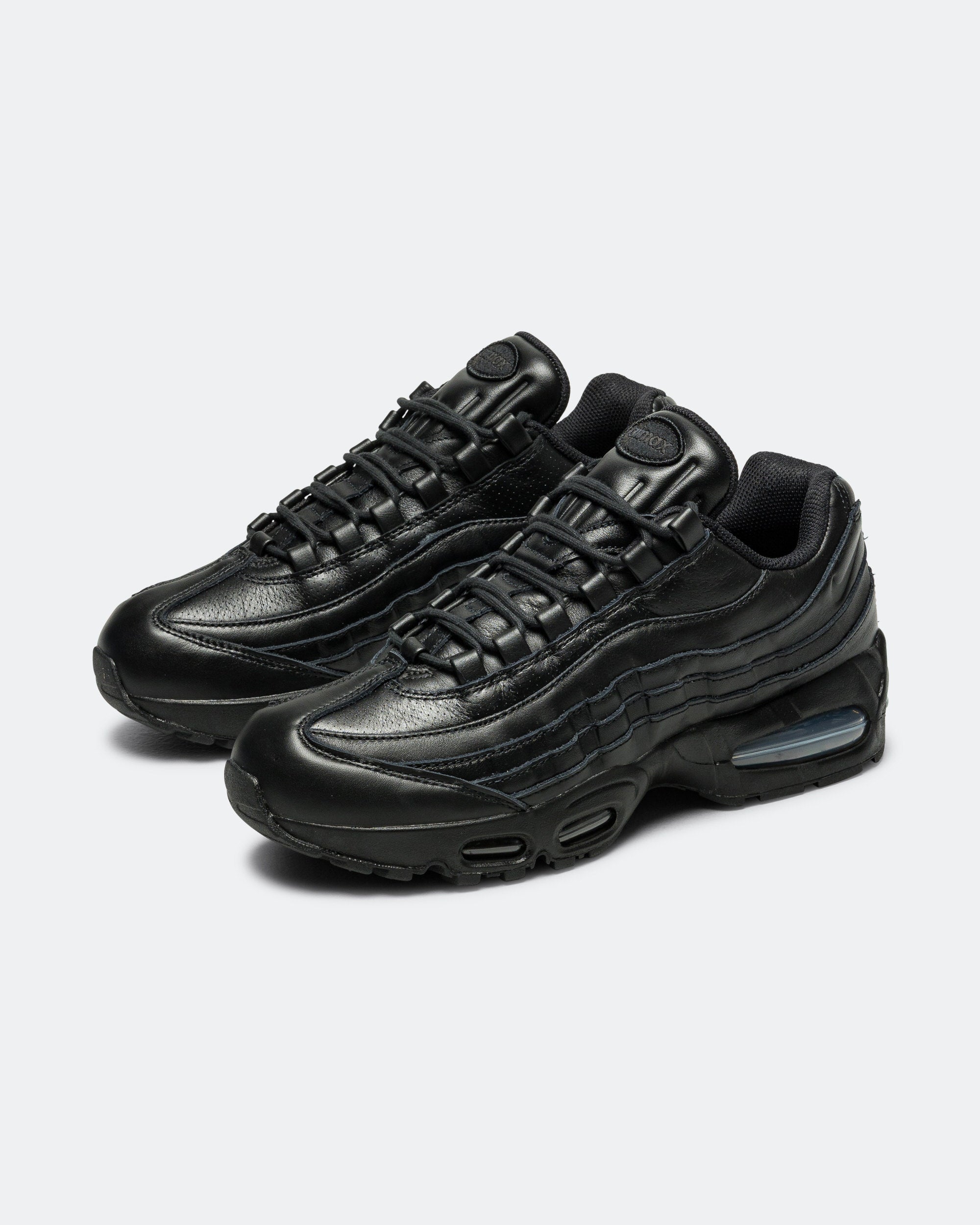 black air max 95 women's