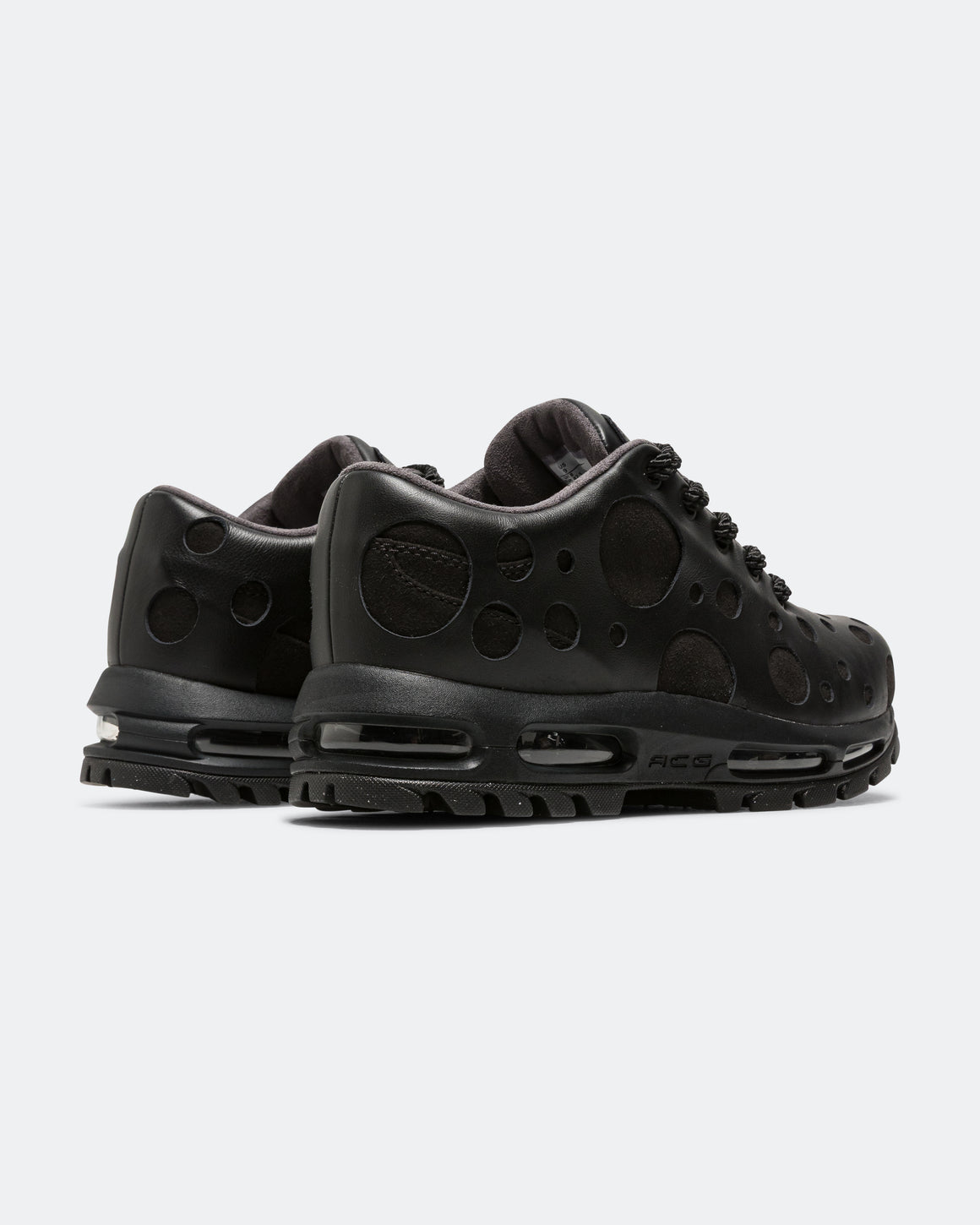 Nike - Air Max Goadome Low Holes - Black - UP THERE
