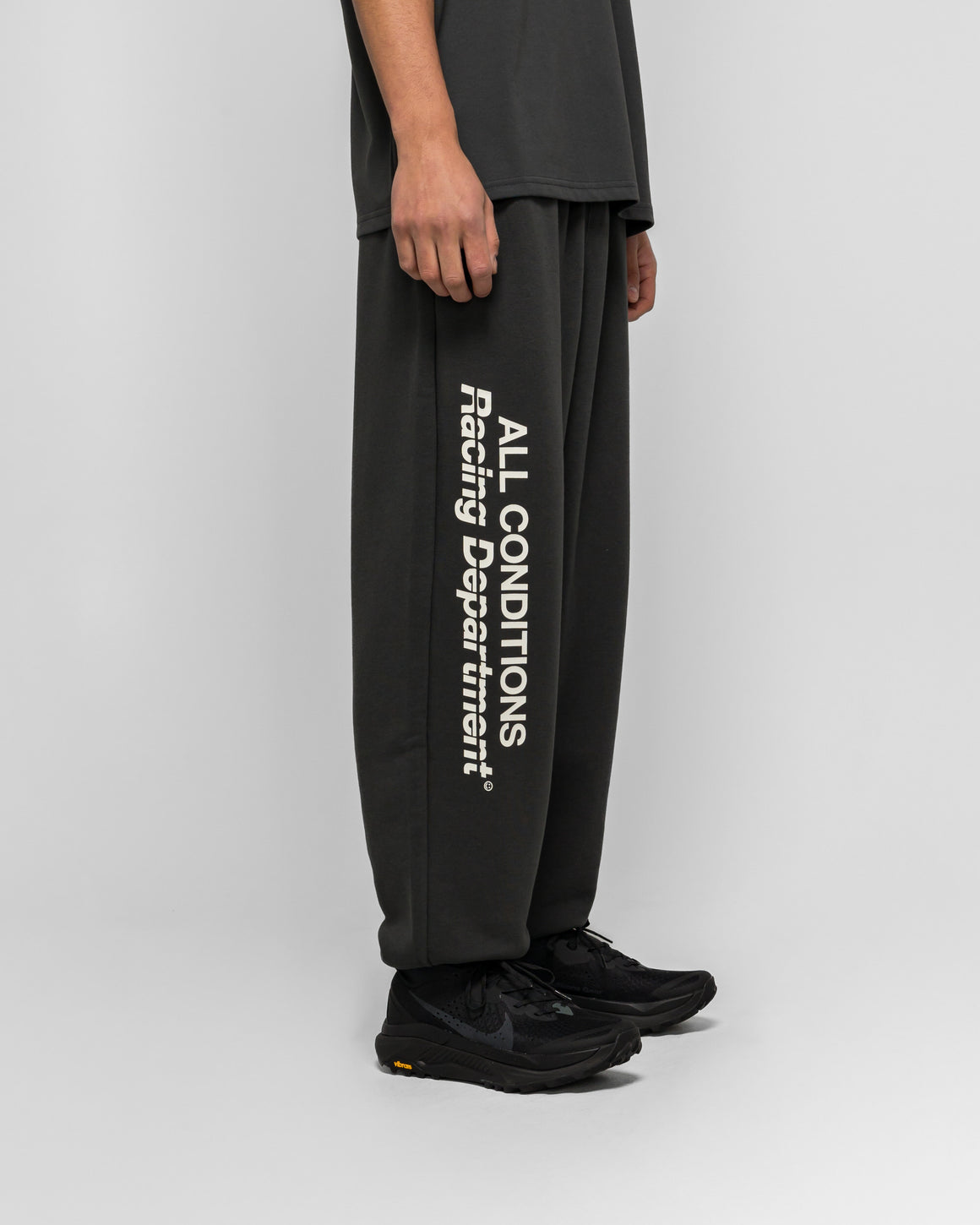 Nike ACG - Dri-Fit Tuff Fleece Lite Pant - Dk Smoke Grey/White - UP THERE