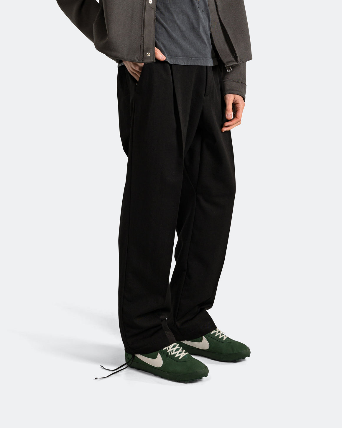 Nike - ESC Trousers - Black - UP THERE