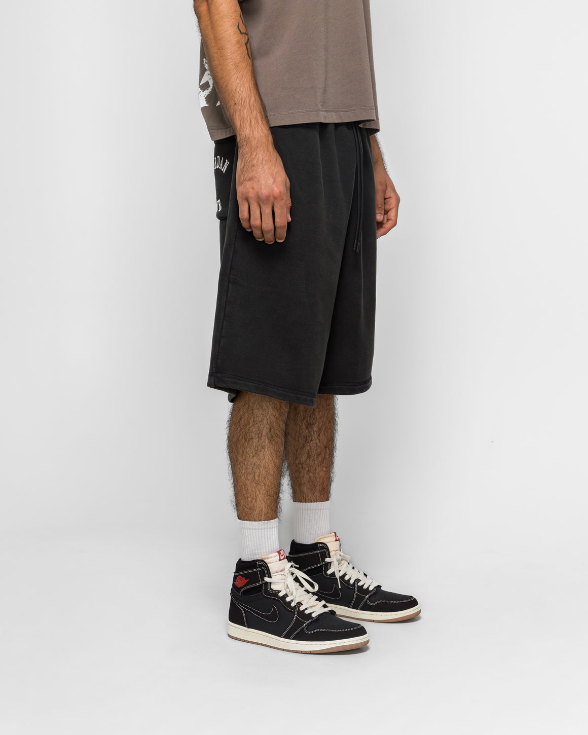 Jordan - Jordan x IH Oversized Fleece Shorts - Black - UP THERE