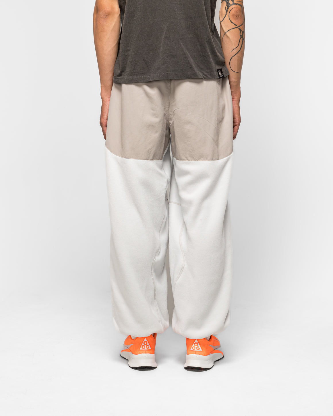 Nike ACG - Wolf Tree Pant Plus - Photon Dust/College Grey-Summit White - UP THERE