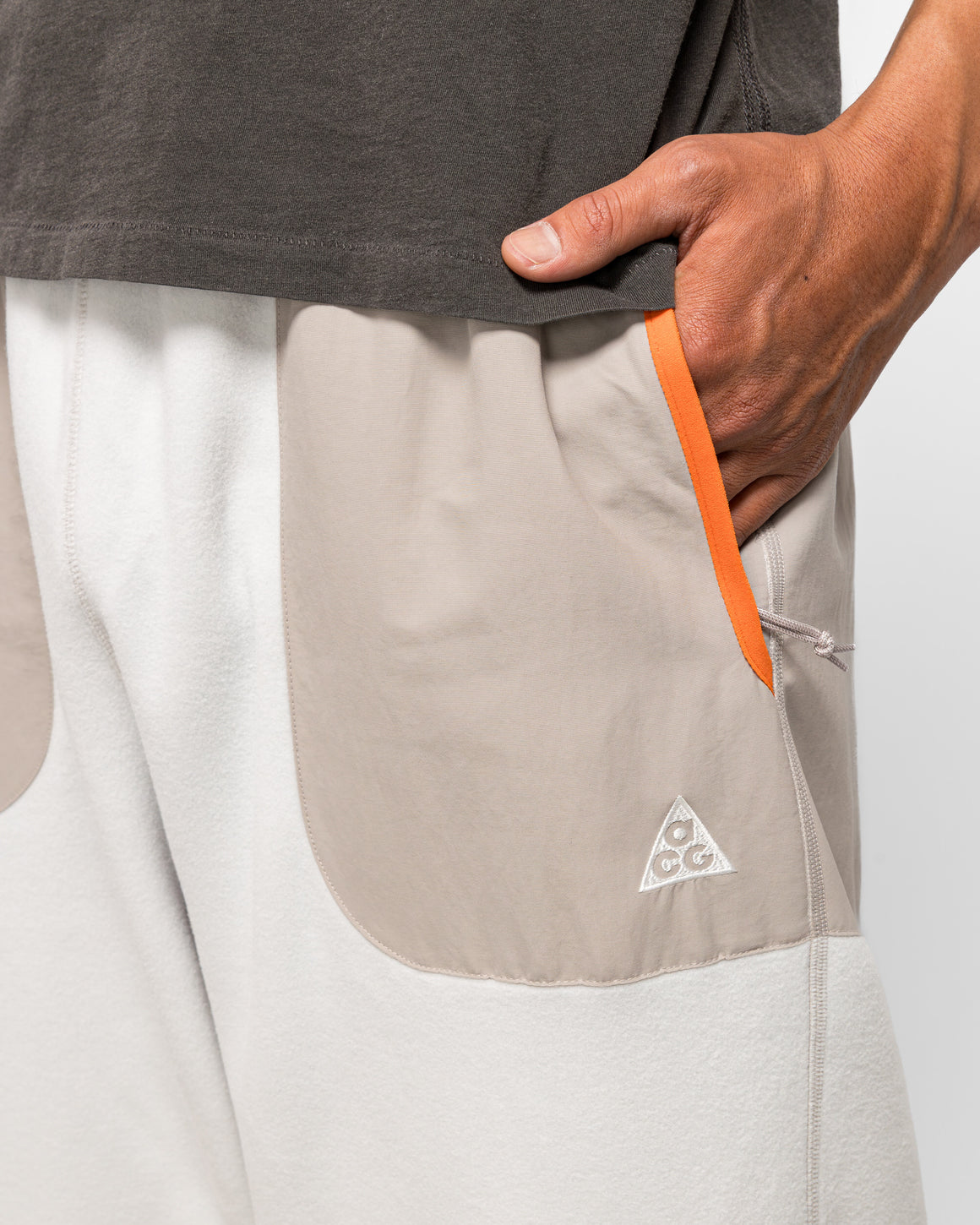 Nike ACG - Wolf Tree Pant Plus - Photon Dust/College Grey-Summit White - UP THERE