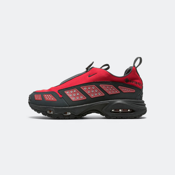 Nike Womens Air Max SNDR GORE-TEX - Hyper Crimson | UP THERE