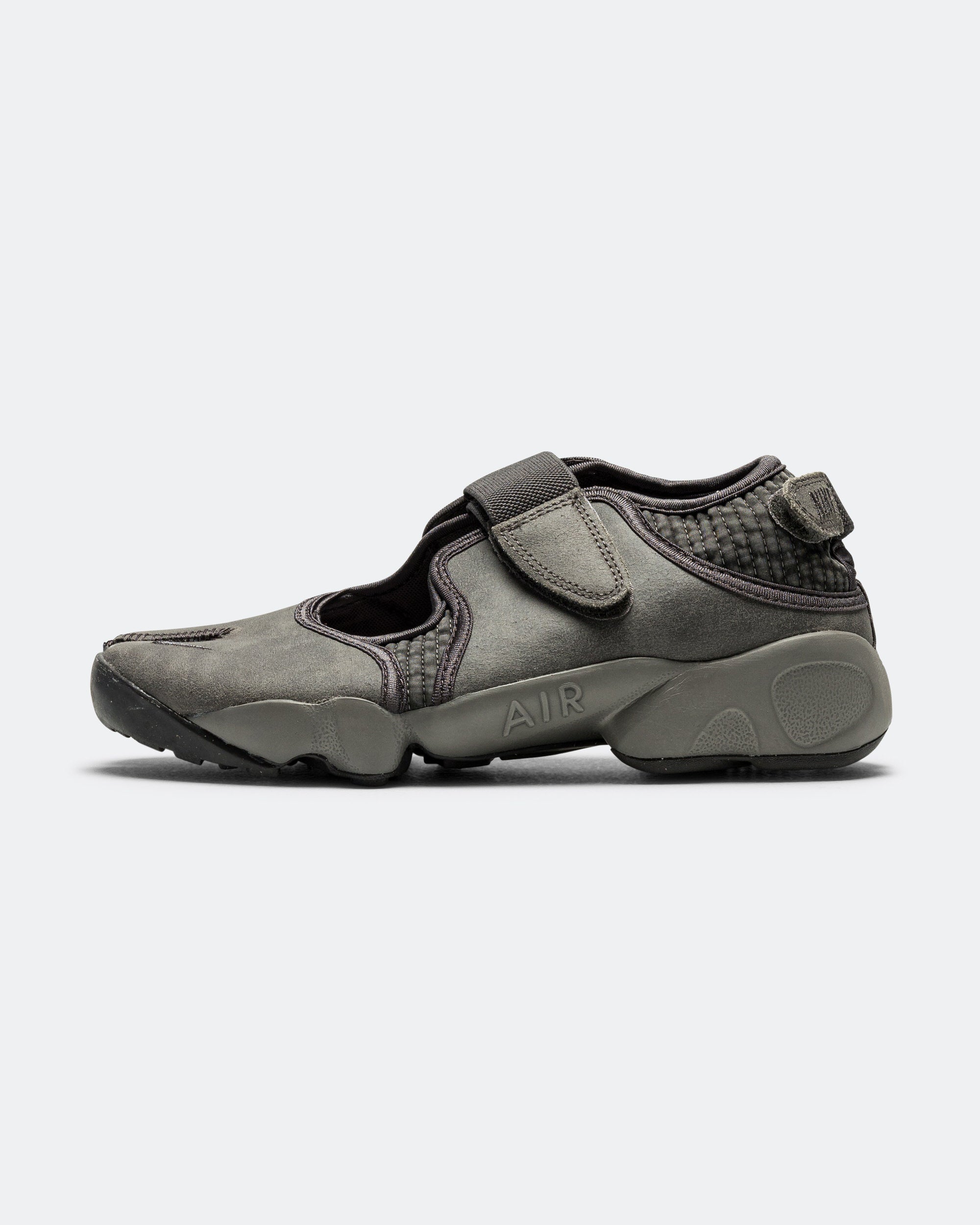 NIKE エアリフト　ミディアムアッシュ　グレー Nike - Womens Air Rift - Medium Ash/Flat Pewter | UP THERE